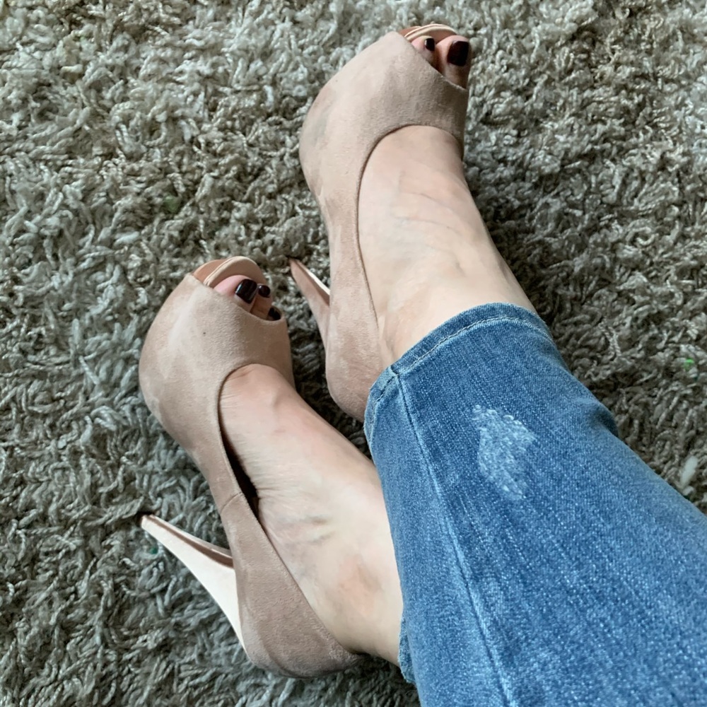 ZLondon blush pink toeless heels